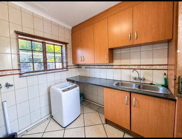 6 BEDROOM HOUSE FOR SALE IN VANDERBIJLPARK SE 2